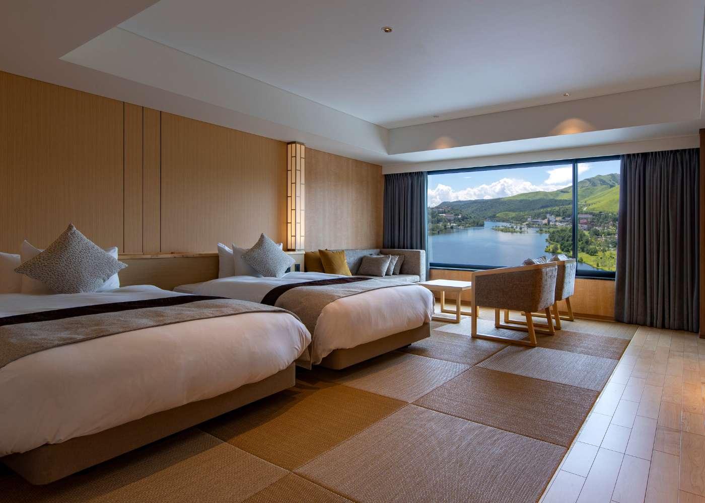 Deluxe Lake View Room